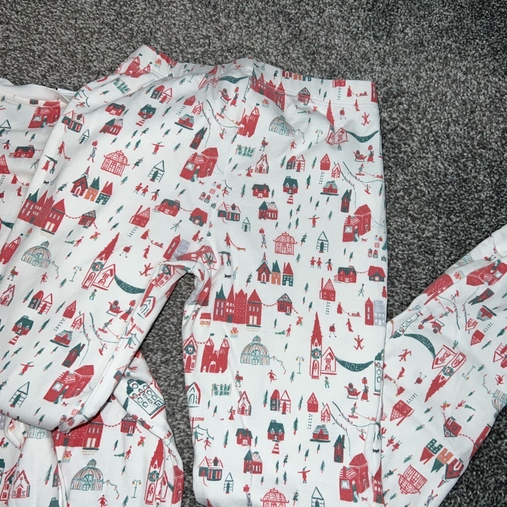 MAISON ME Eden Holiday Pajama Set, Mr. Boddington's Village - Picture 9 of 10